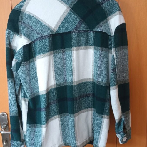 Checked cardigan like new, size M, white and green