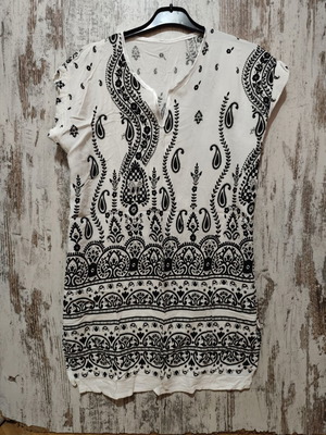 Caftan white with black pattern like new, sizes M L