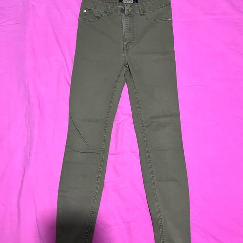 Pull & Bear Skinny Jean like new, olive color, stretchy and comfortable