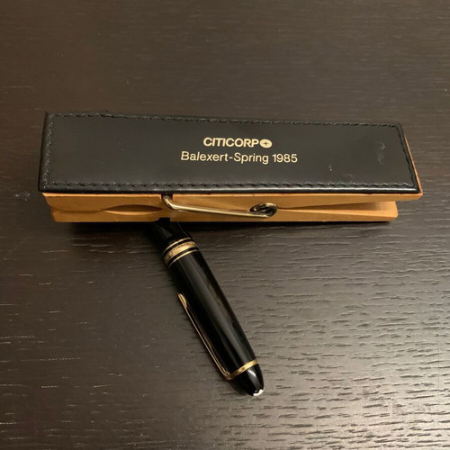 Memorabilia Citicorp Balexert 1985 large document clip used, leather and wood