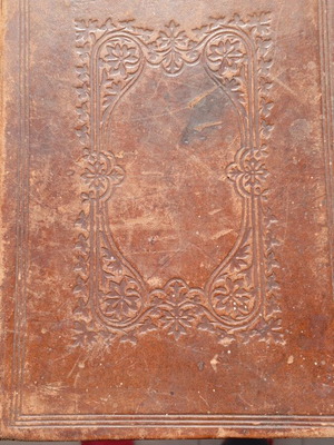 Библия книга 1866 употребявана, рядка с кожени корици