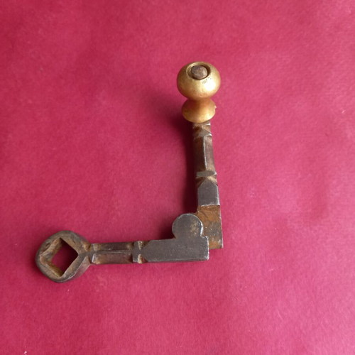 Metal key for old grinding mill