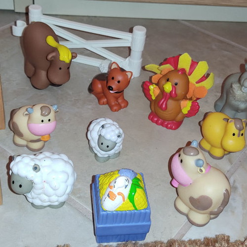 Large wooden Plan Toys animal farm with ELC figures used