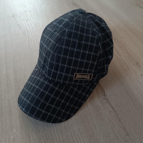 Lonsdale men's hat like new, adjustable size, black and grey