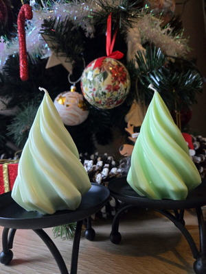 Soy wax custom-made candle Елхичка