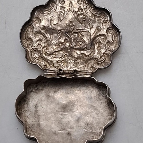 Silver engagement box used, 6.5x5.5x2 cm