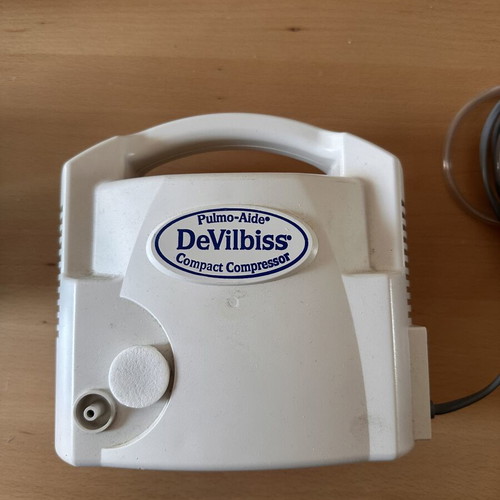 Devilbiss nebulizer with accessories, like new