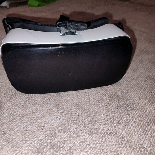 Virtual reality glasses like new