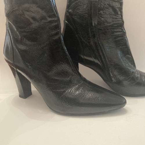 Black leather Zara ankle boots used, size 38