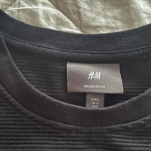 H&M men's black T-shirt size S