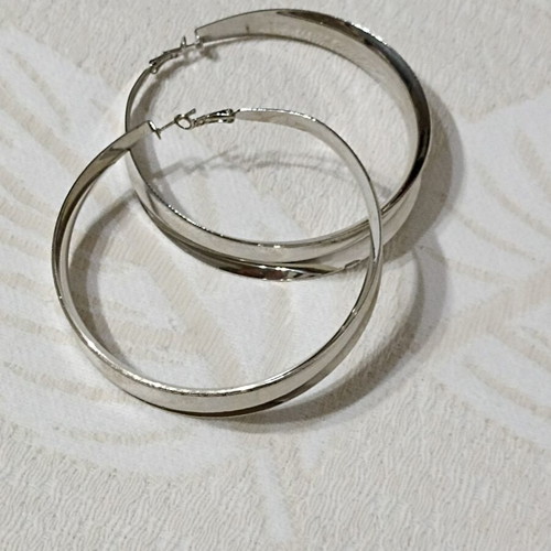 Large hoop earrings silver like new