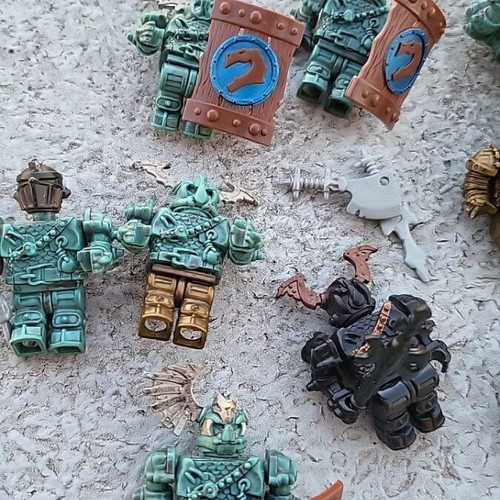 Meganblock knights figures used