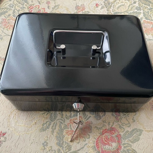 Metal coin box new, in excellent condition