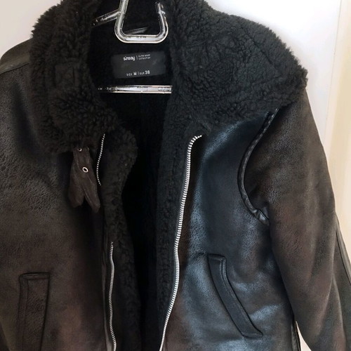 Sinsay black jacket like new with leather texture and fur lining