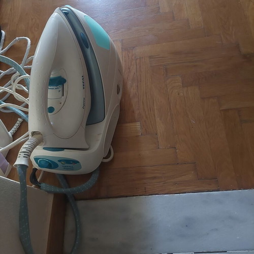 Steam iron used, works