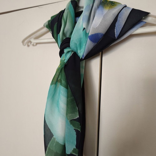 Women's scarf with watercolour floral design in turquoise and green, like new