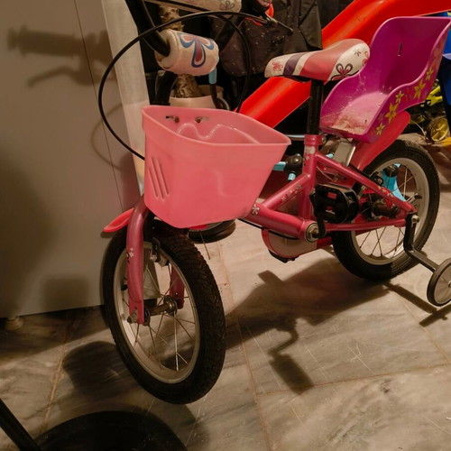 Children's bicycle with training wheels