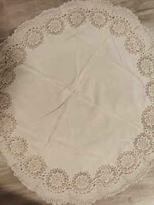 Handmade round tablecloth diameter 81cm like new