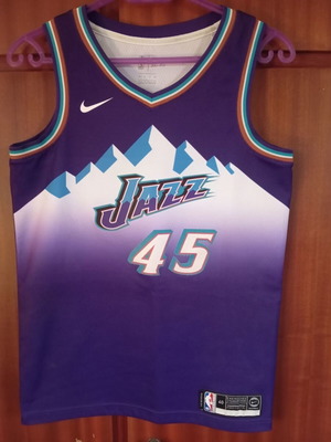 Donovan Mitchell Jazz Throwback Jersey like new, authentic