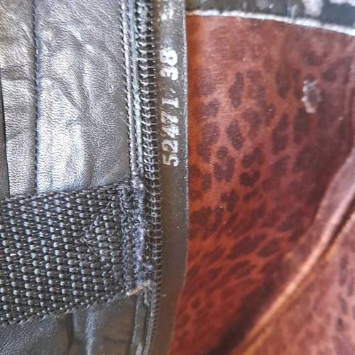 Boxer boots size 38 used, black in good condition