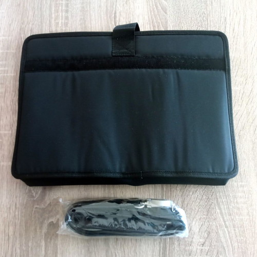 Wall Street leather briefcase hand/shoulder like new, black