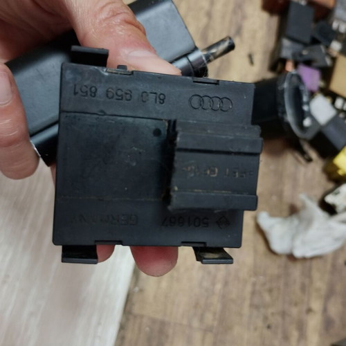 Audi A3 S3 8L electric window switch 8L0959851