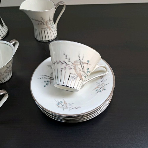 Bavaria Germany Tea Set like new with jug, creamer and 5 cups