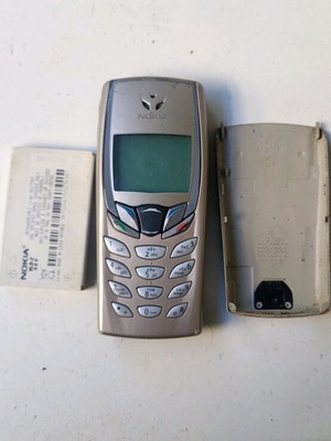Nokia 6510 μεταχειρισμένο, με μπεζ χρώμα και λίγες γρατζουνιές