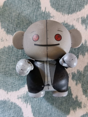 Φιγούρα monster μεταχειρισμένη, μικρή και άσχημη