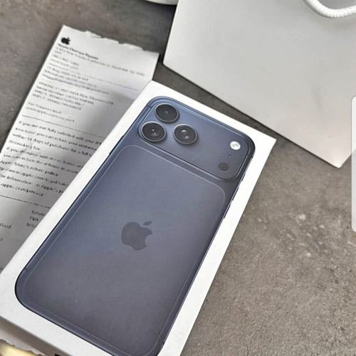 iPhone 17 Pro Max deep blue