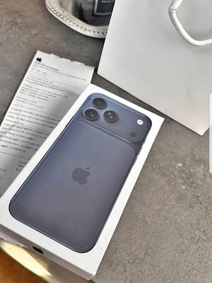 iPhone 17 Pro Max deep blue