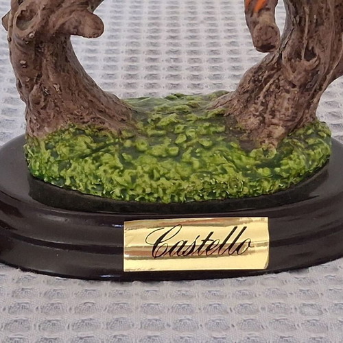 Castello decoration with three white doves on wooden base used