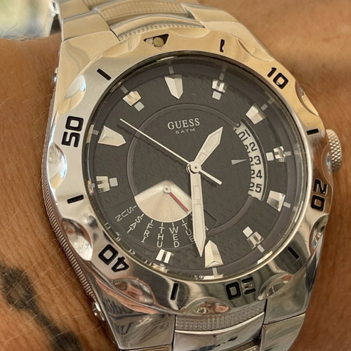 Guess men's wristwatch, black dial