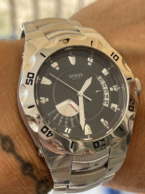 Guess men's wristwatch, black dial
