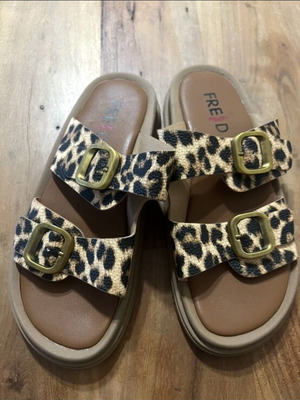 Fred leopard print slippers size 37