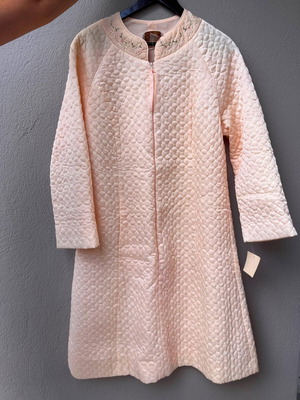 Barbizon vintage quilted robe new with tags, size M, pink