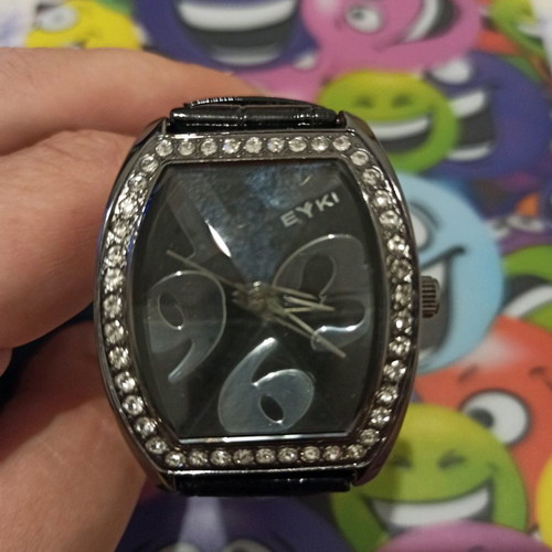Eyki women's watch used with new battery