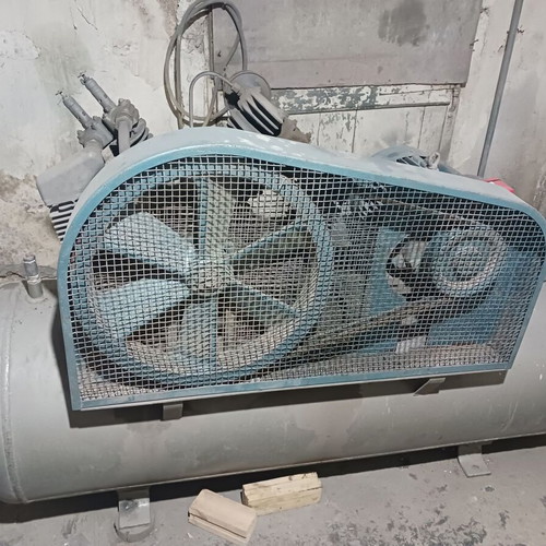 Air Compressor 7.5hp 250 lt used