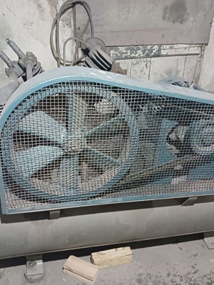 Air Compressor 7.5hp 250 lt used