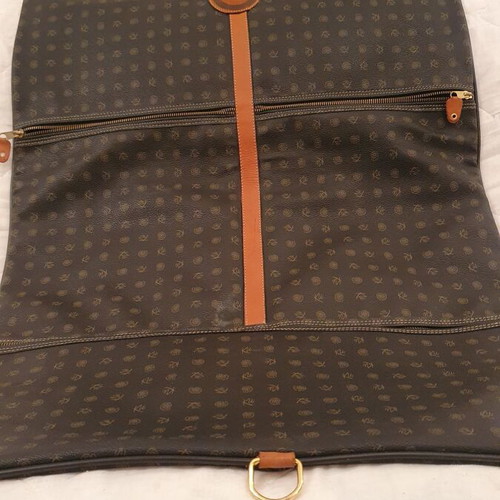 Kenzia suit bag used, leather