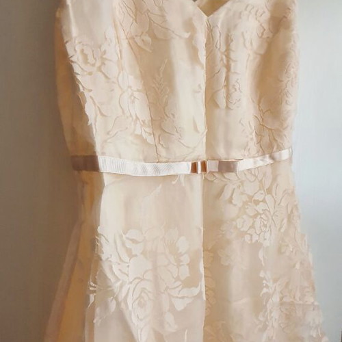 S.Oliver Dress New With Embroidered Flowers 84% Cotton Size L Vanilla