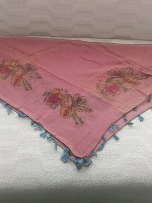 Kerchief with lace used