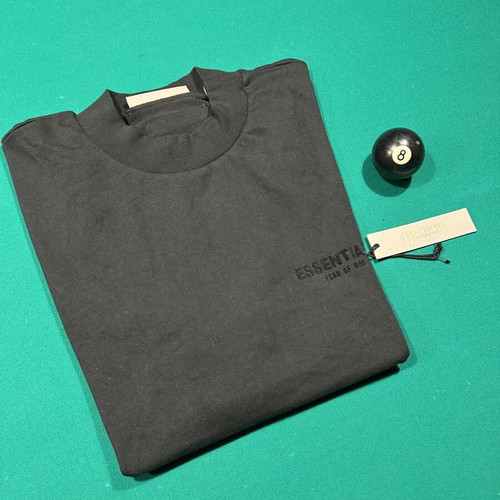 Essentials Tee black, size M-L, like new