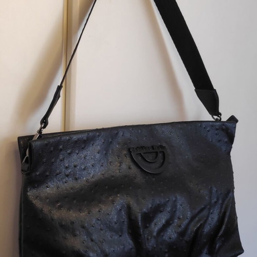Christina Malle black shoulder clutch bag like new, faux leather