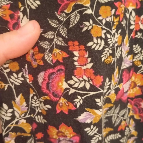 H&M shirt used, black floral M/L