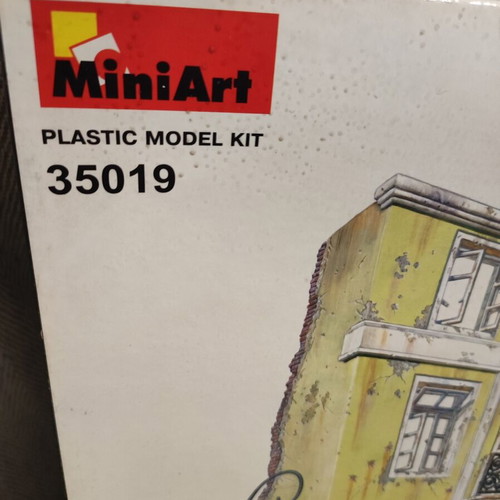 MiniArt 35019 French City Building plastic model kit like new