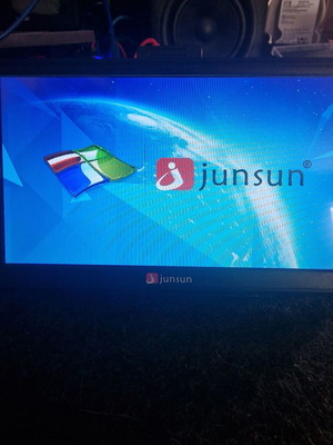 Junsun 7-inch GPS like new with Europe 2025 maps for car