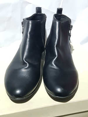 Straight black ankle boots used, size 40
