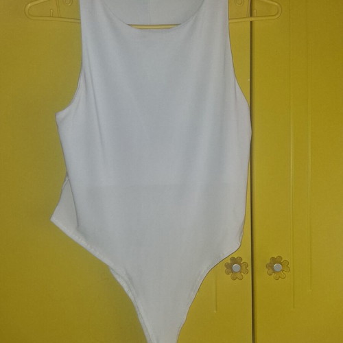 Maestro white bodysuit like new, size M