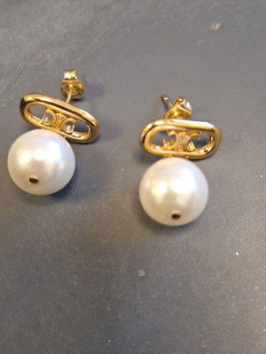 Steel earrings with pearl new beige